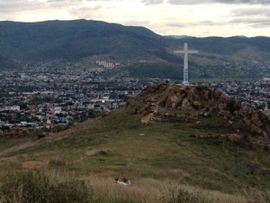 How many steps to the cross over Oaxaca?